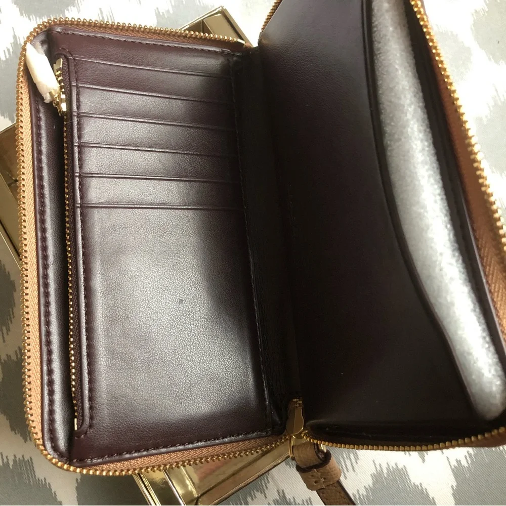 🤩💓 Coach wristlet wallet - Picture 6 of 9